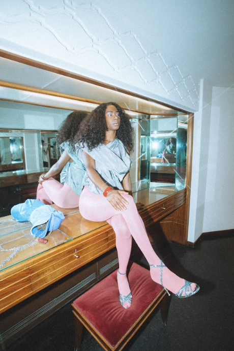 "Sneaking In Da Club" Body